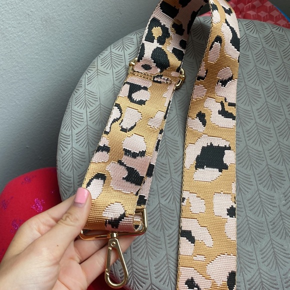 Cheetah print purse strap - Picture 2 of 4